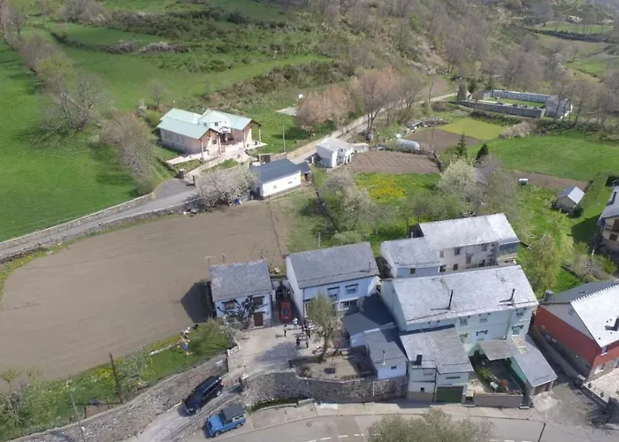 Fuentesil 컨트리하우스 *